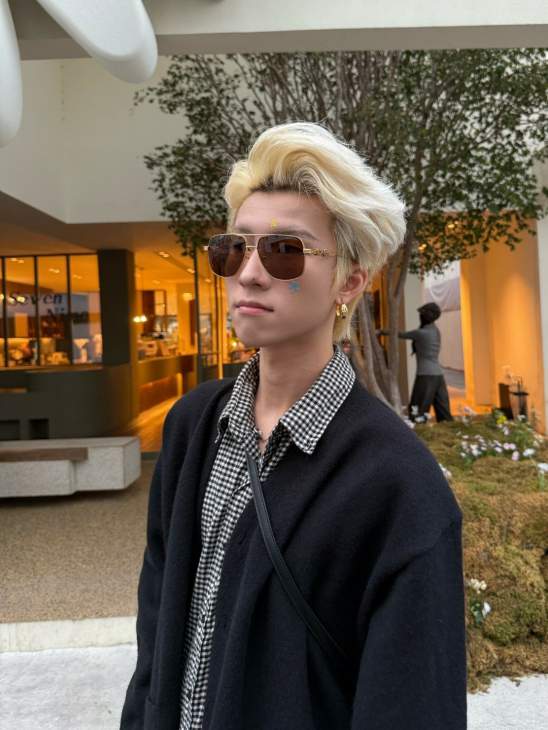 Picture of Chrome Hearts Sunglasses _SKUfw68404847fw
